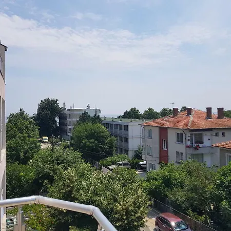 Apartments Апартаменты Приморско